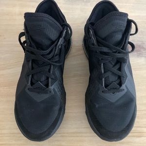 Nike basketball shoes for man size 8.5